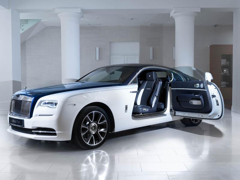 Rolls-Royce Wraith  <br>English White / Midnight Sapphire 