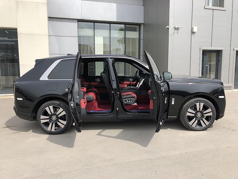 Rolls-Royce Cullinan  <br>Black Diamond 