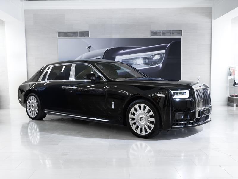 Rolls-Royce Phantom EWB  <br>Black 