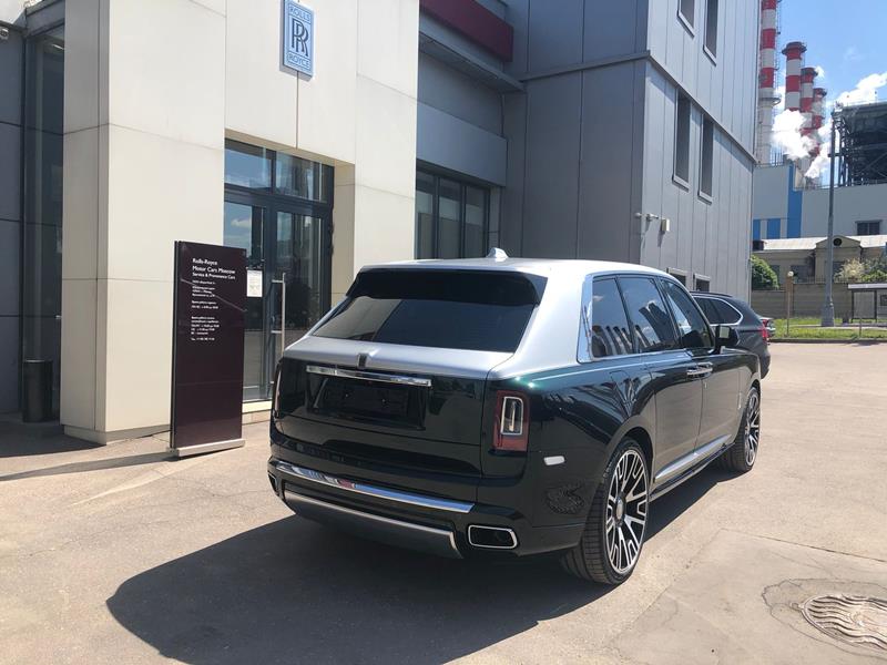 Rolls-Royce Cullinan 2020 год <br>Dark Emerald / Silver Matt 