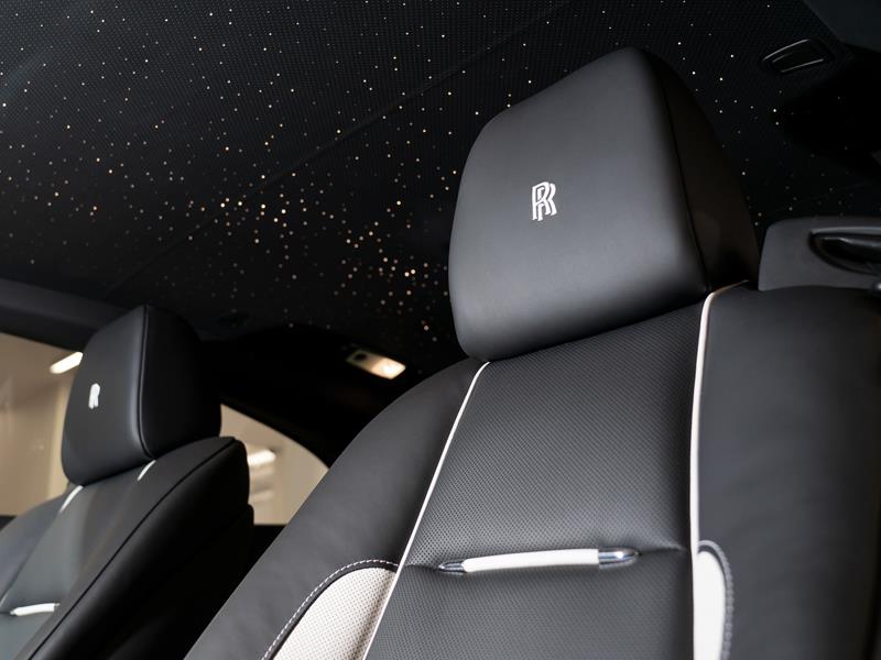 Rolls-Royce Wraith  <br>Darkest Tungsten / Jubilee Silver 