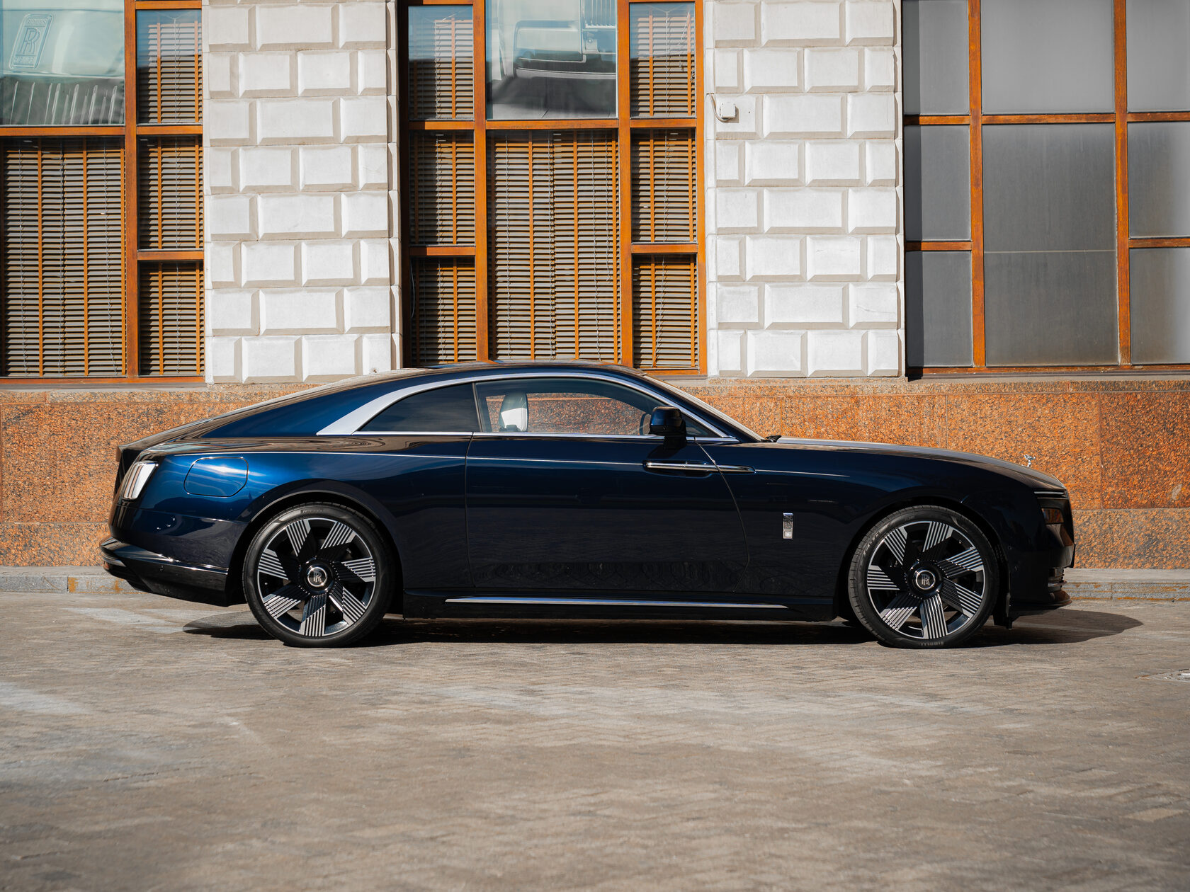 Rolls-Royce Spectre  <br>Midnight Sapphire 