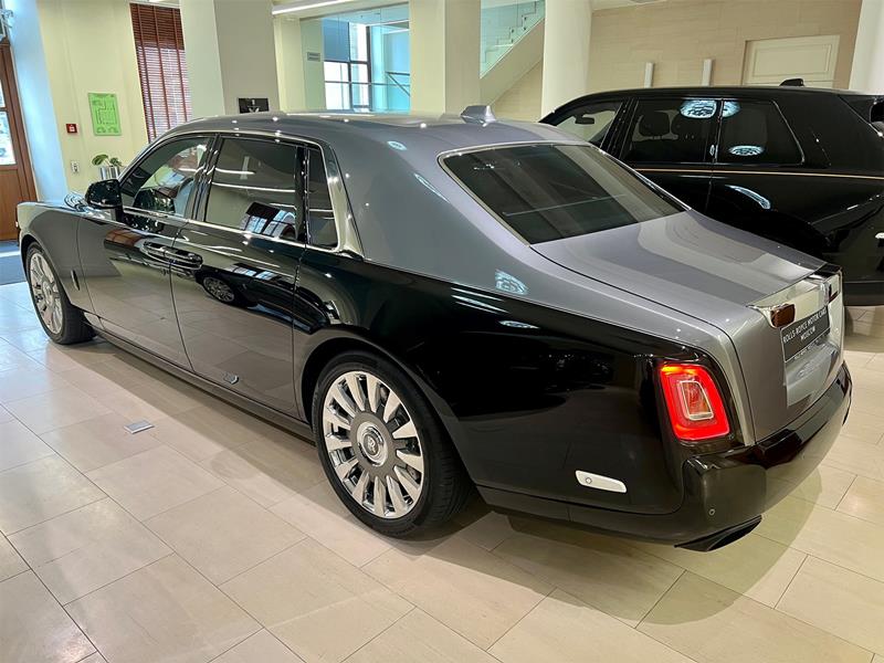 Rolls-Royce Phantom SWB 2018 год <br>Diamond Black / Jubilee Silver 