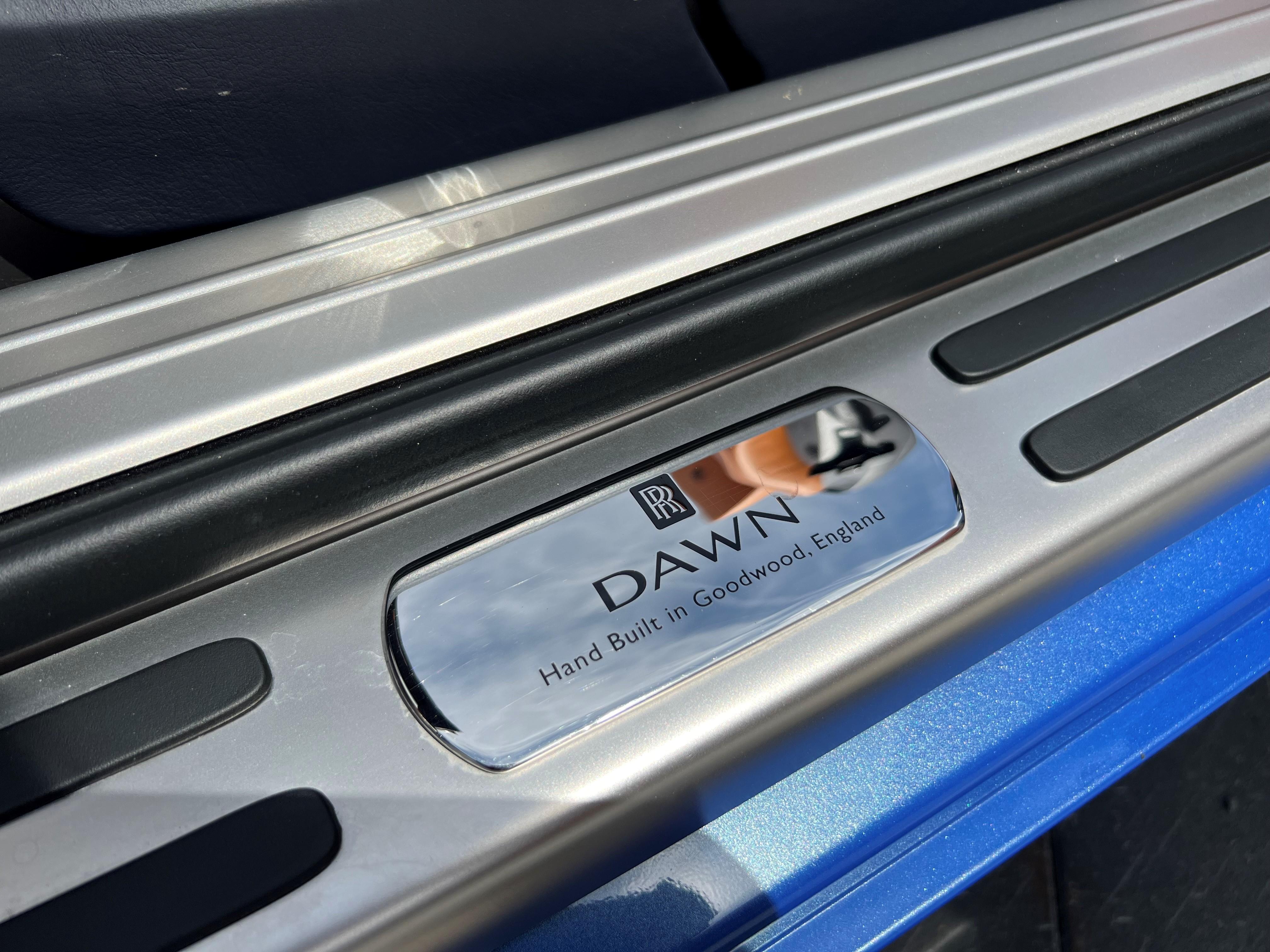 Rolls-Royce Dawn 2017 год <br>Arabian Blue / Silver