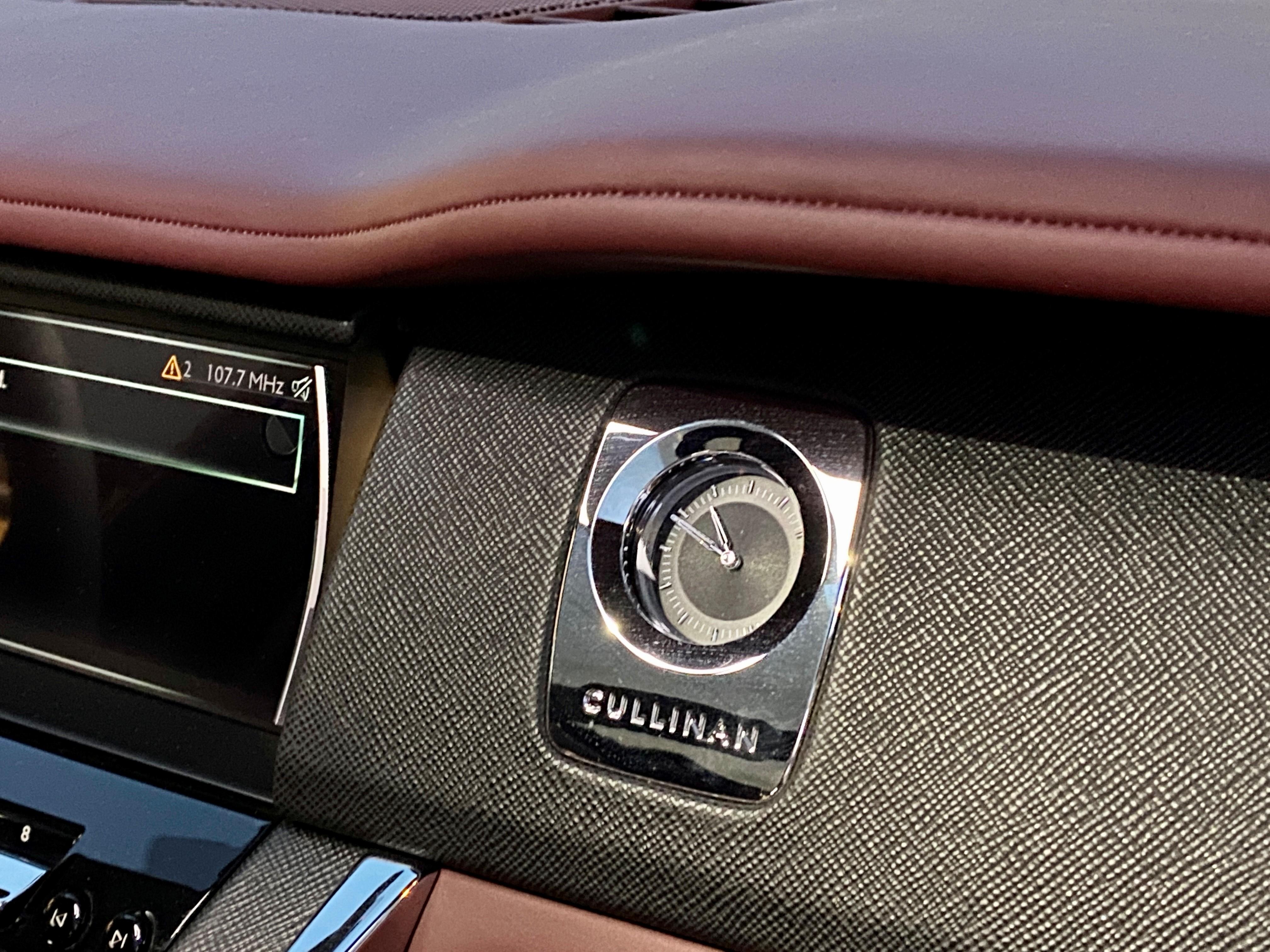 Rolls-Royce Cullinan 2022 год <br>Jubilee Silver 