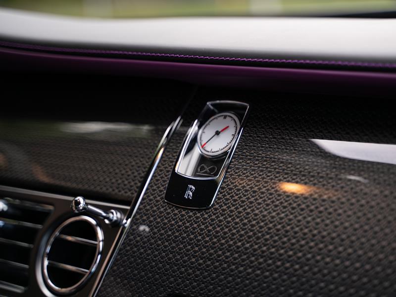 Rolls-Royce Wraith Black Badge - Специальная серия «Black & Bright»  <br>Bespoke Exterior Colour Twilight Purple 