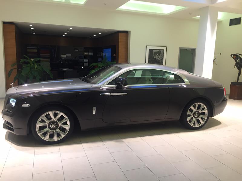 Rolls-Royce Wraith 2017 год <br>Smoky Quartz / Silver Sand 