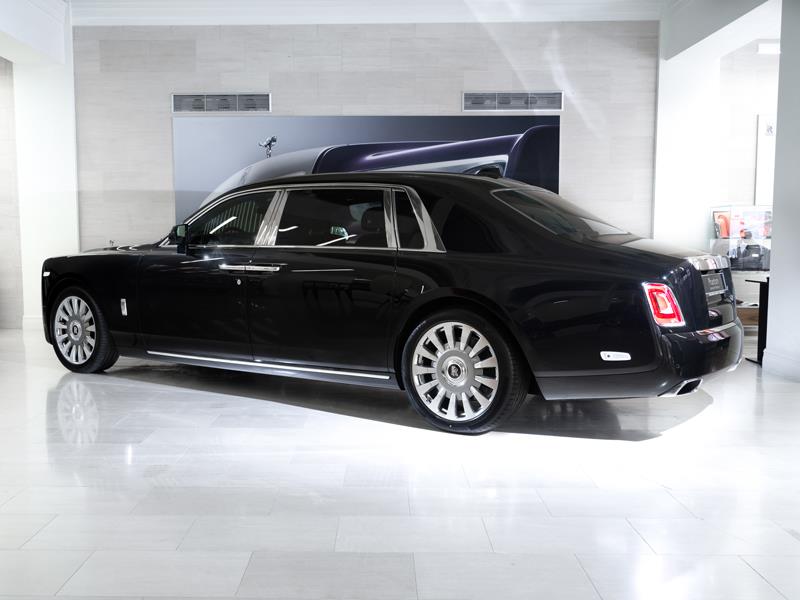 Rolls-Royce Phantom EWB  <br>Black 