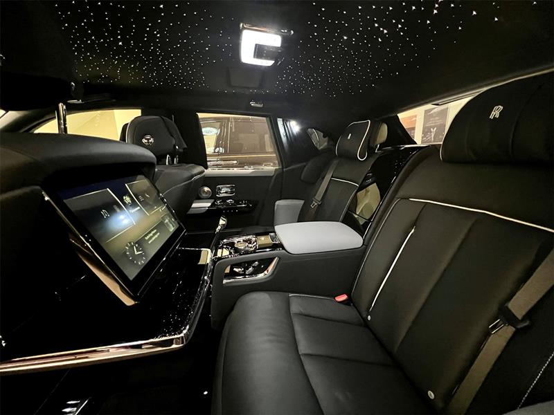 Rolls-Royce Phantom SWB 2018 год <br>Diamond Black / Jubilee Silver 