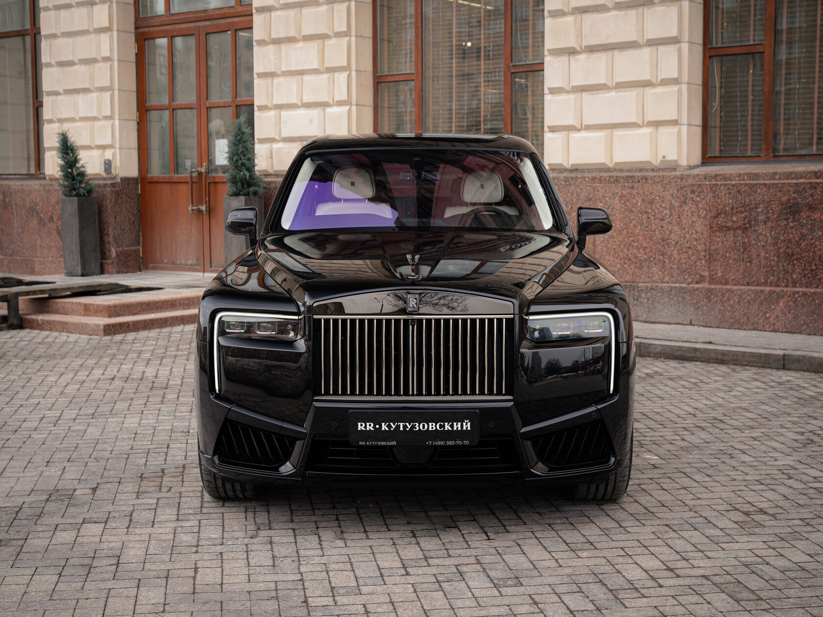 Rolls-Royce Cullinan Black Badge II  <br>Черный 