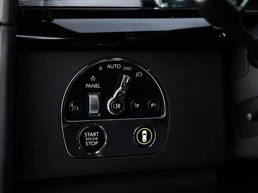 Rolls-Royce Phantom 2019 год <br>Black 