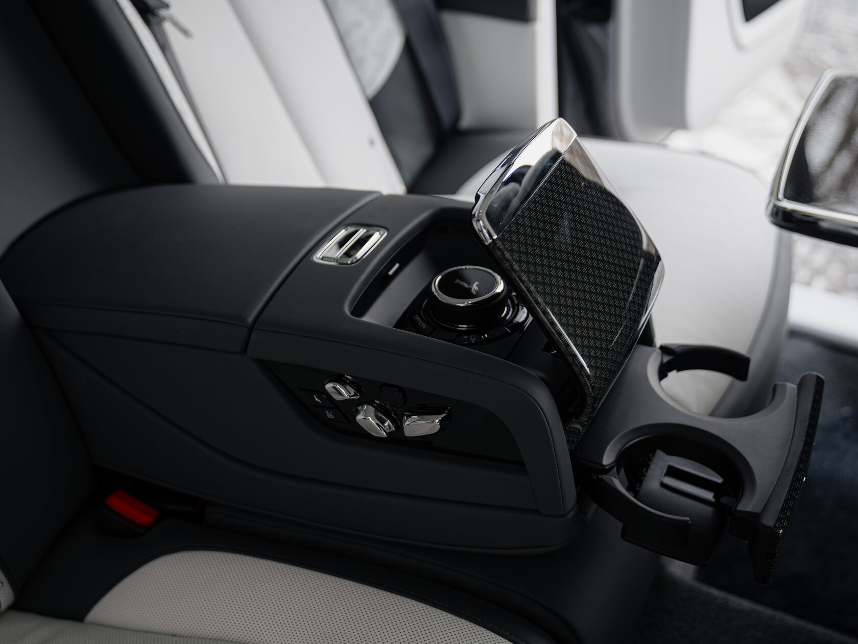 Rolls-Royce Ghost Black Badge Series II  <br>Tempest Grey 