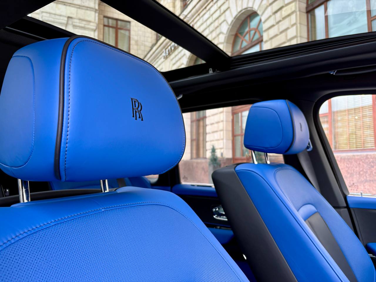 Rolls-Royce Cullinan 2019 год <br>Черный