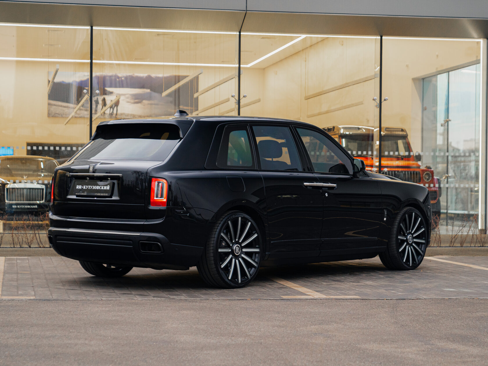 Rolls-Royce Cullinan Black Badge 2025 год <br>Black Diamond 