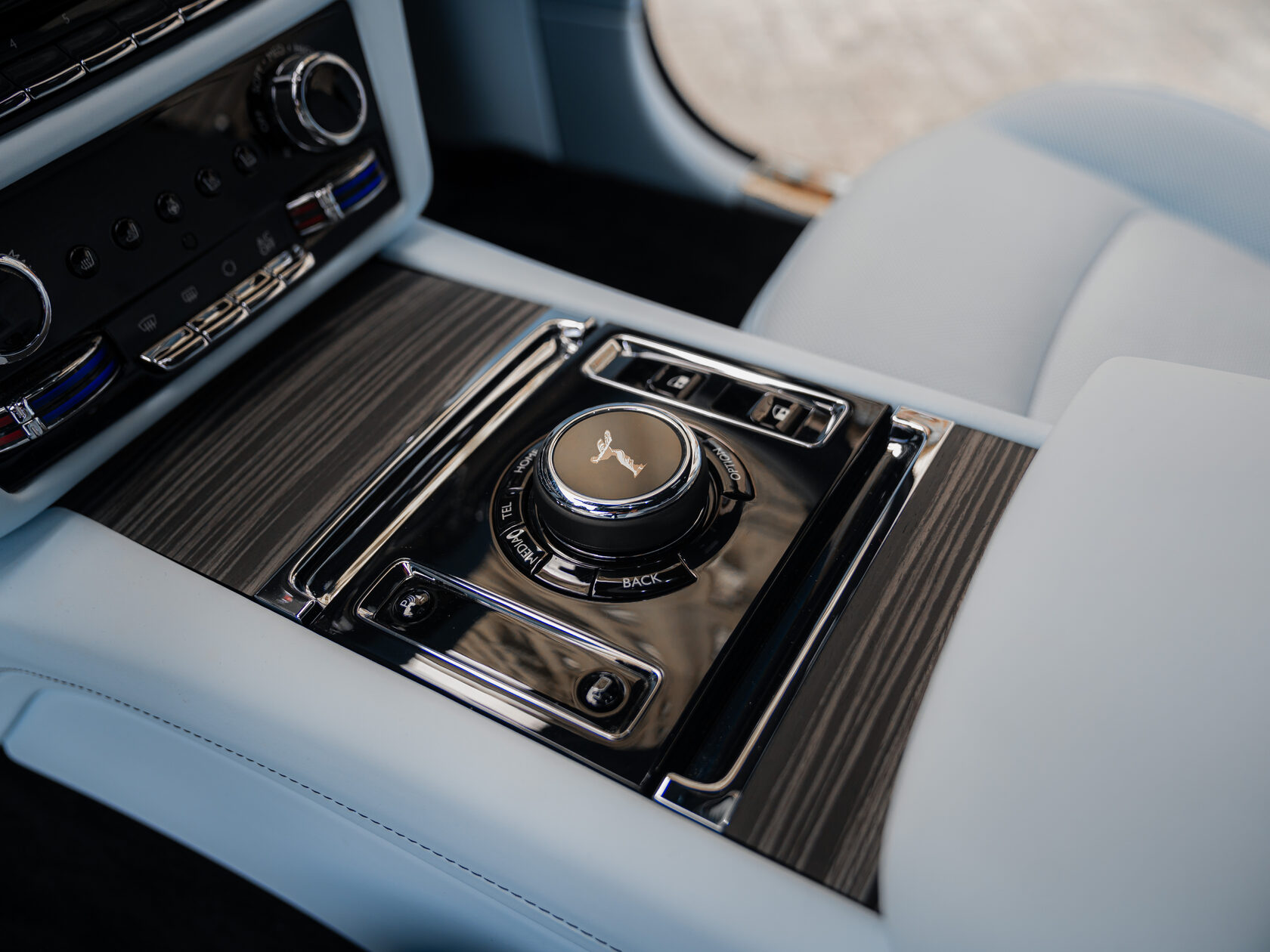 Rolls-Royce Spectre 2023 год <br>Black Diamond/ Черный