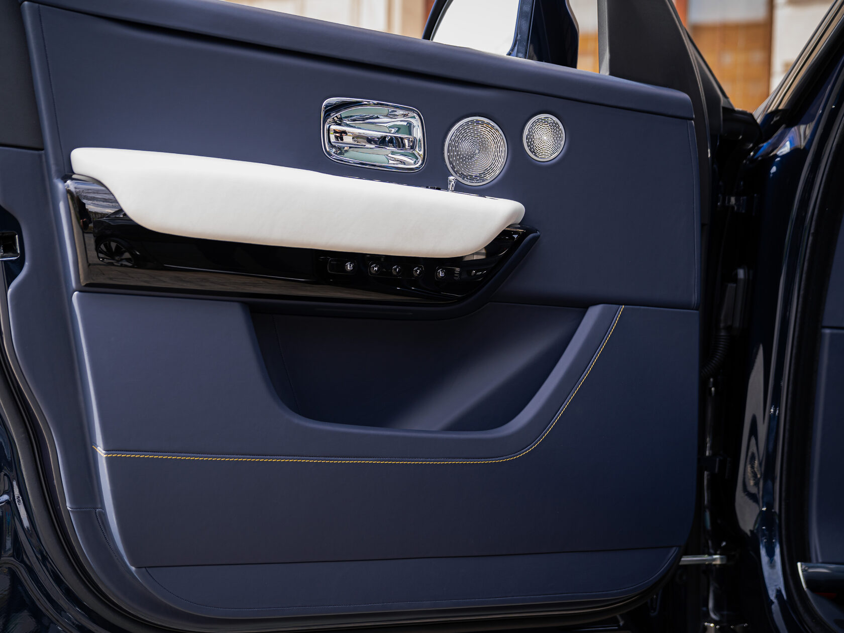 Rolls-Royce II Midnight Sapphire  <br>Midnight Sapphire 
