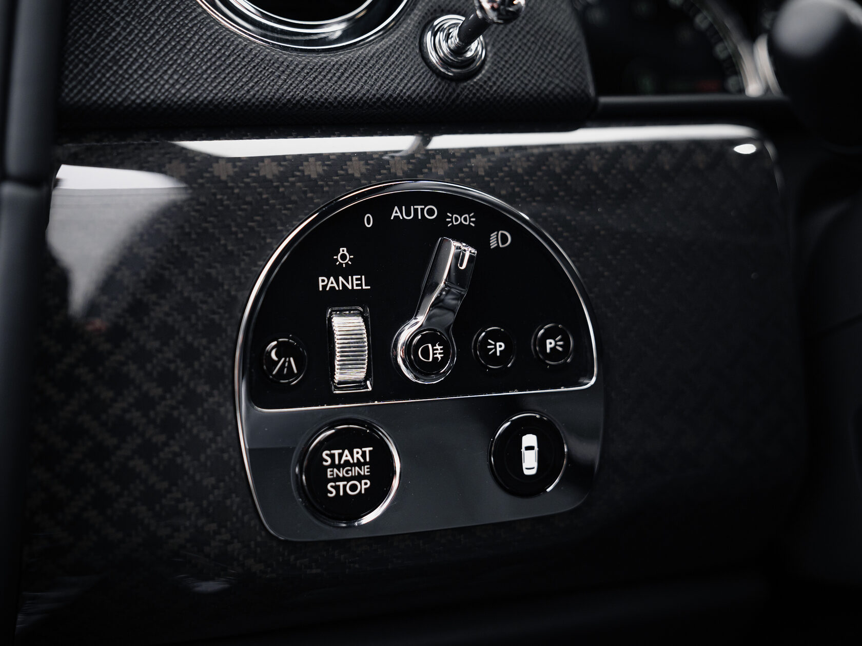 Rolls-Royce Cullinan Black Badge I 2025 год <br>Black Diamond 