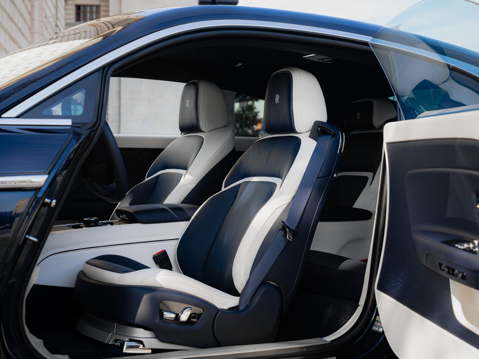 Rolls-Royce Spectre  <br>Midnight Sapphire 