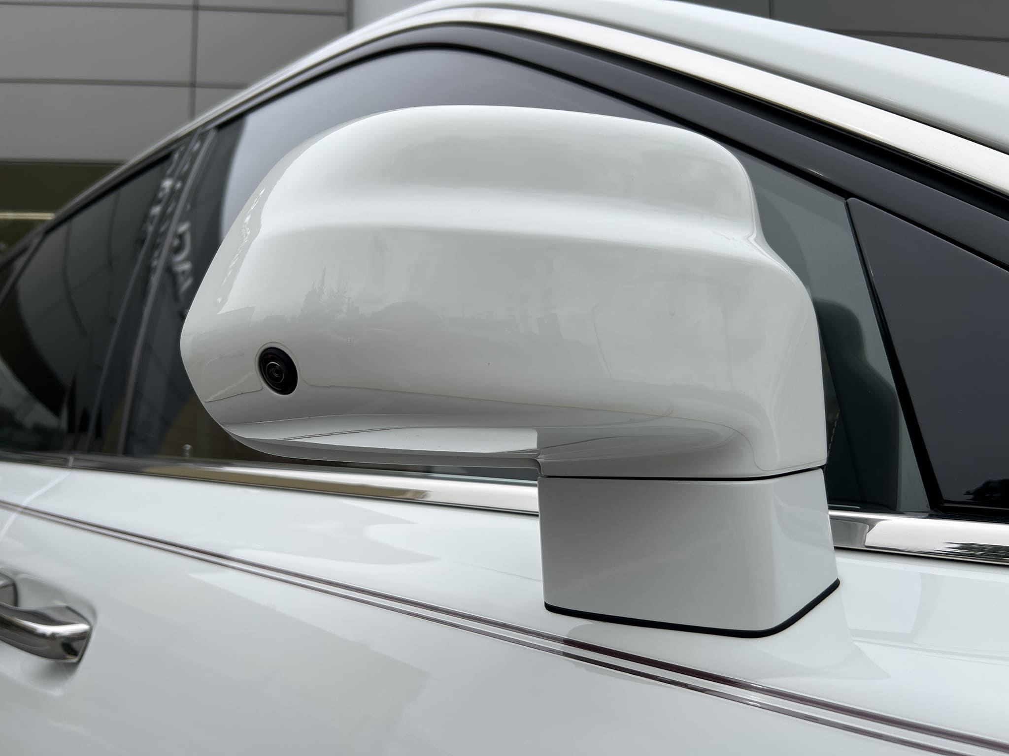 Rolls-Royce Cullinan 2019 год <br>Arctic White / Белый металлик