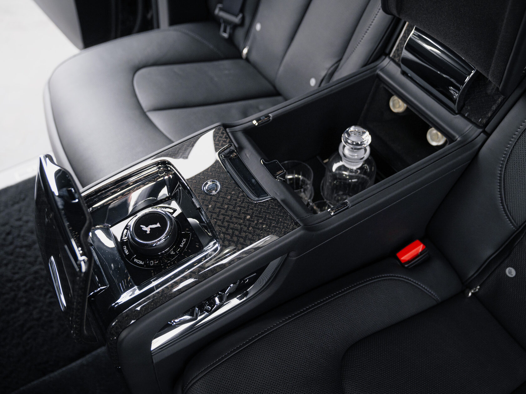 Rolls-Royce Cullinan Black Badge I 2025 год <br>Black Diamond 