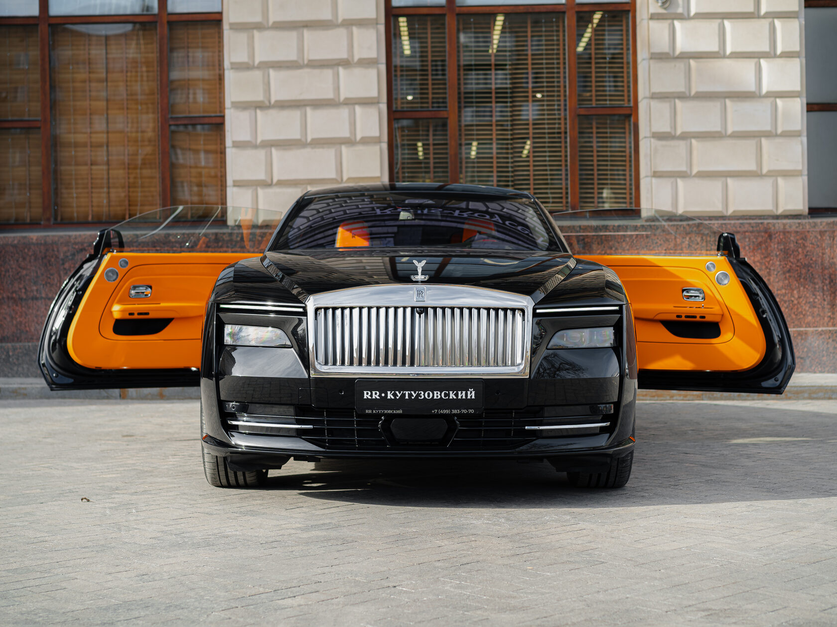 Rolls-Royce Spectre 2024 год <br>Diamond Black / Черный бриллиант