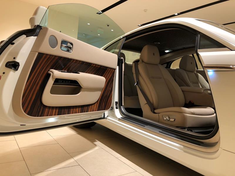 Rolls-Royce Wraith 2015 год <br>English White 