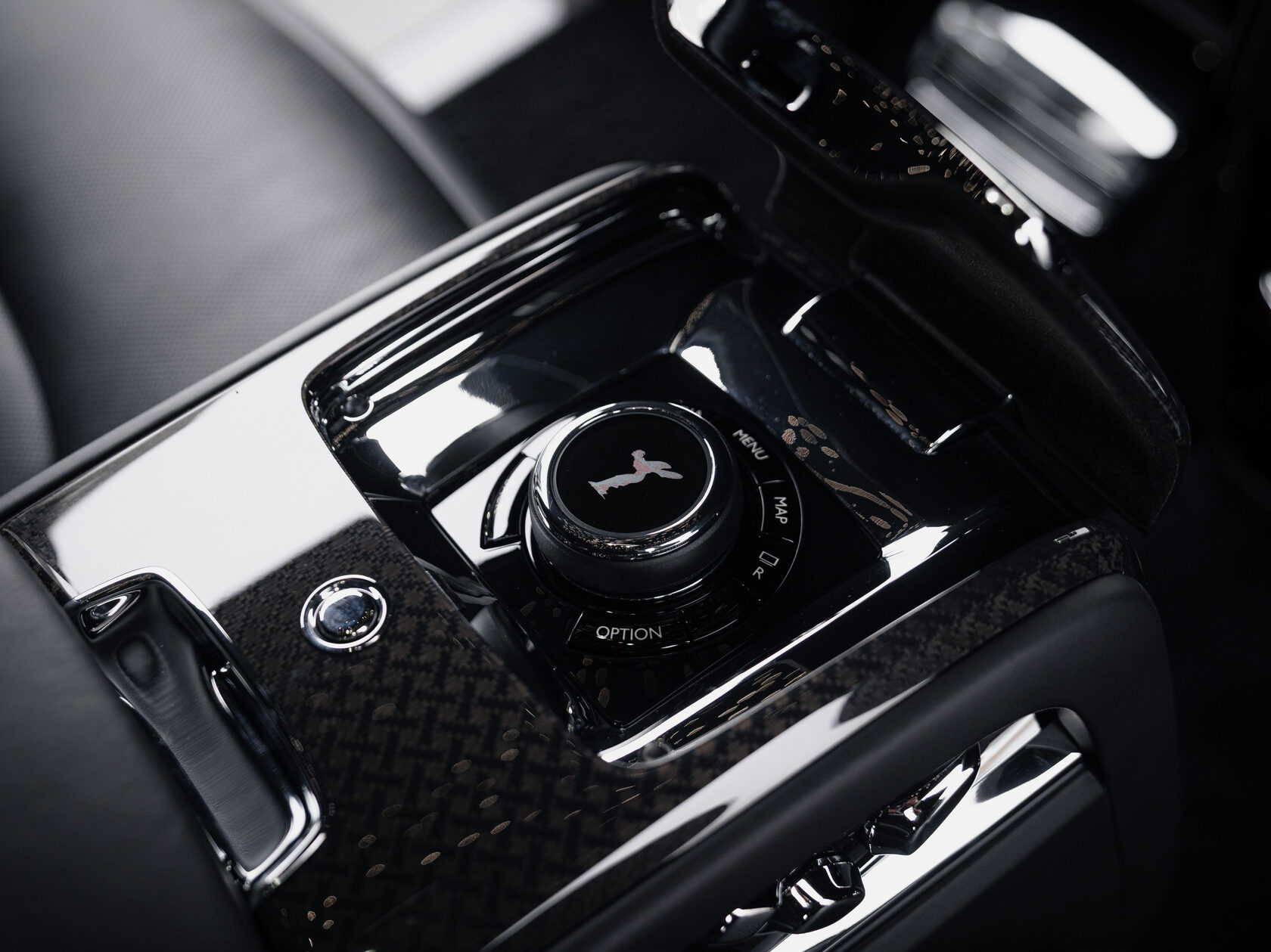 Rolls-Royce Cullinan Black Badge I 2025 год <br>Black Diamond 