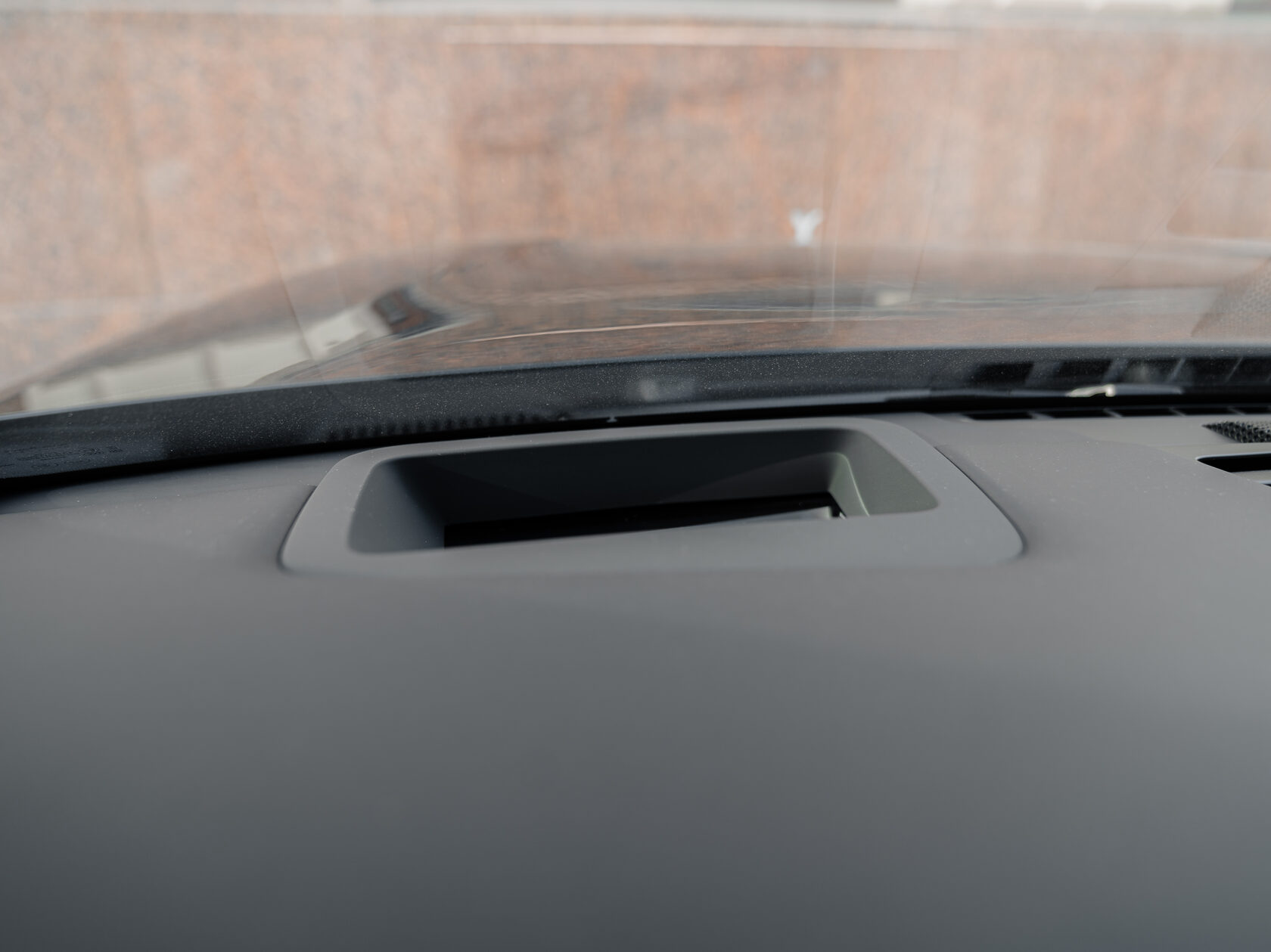 Rolls-Royce Spectre 2024 год <br>Diamond Black / Черный бриллиант