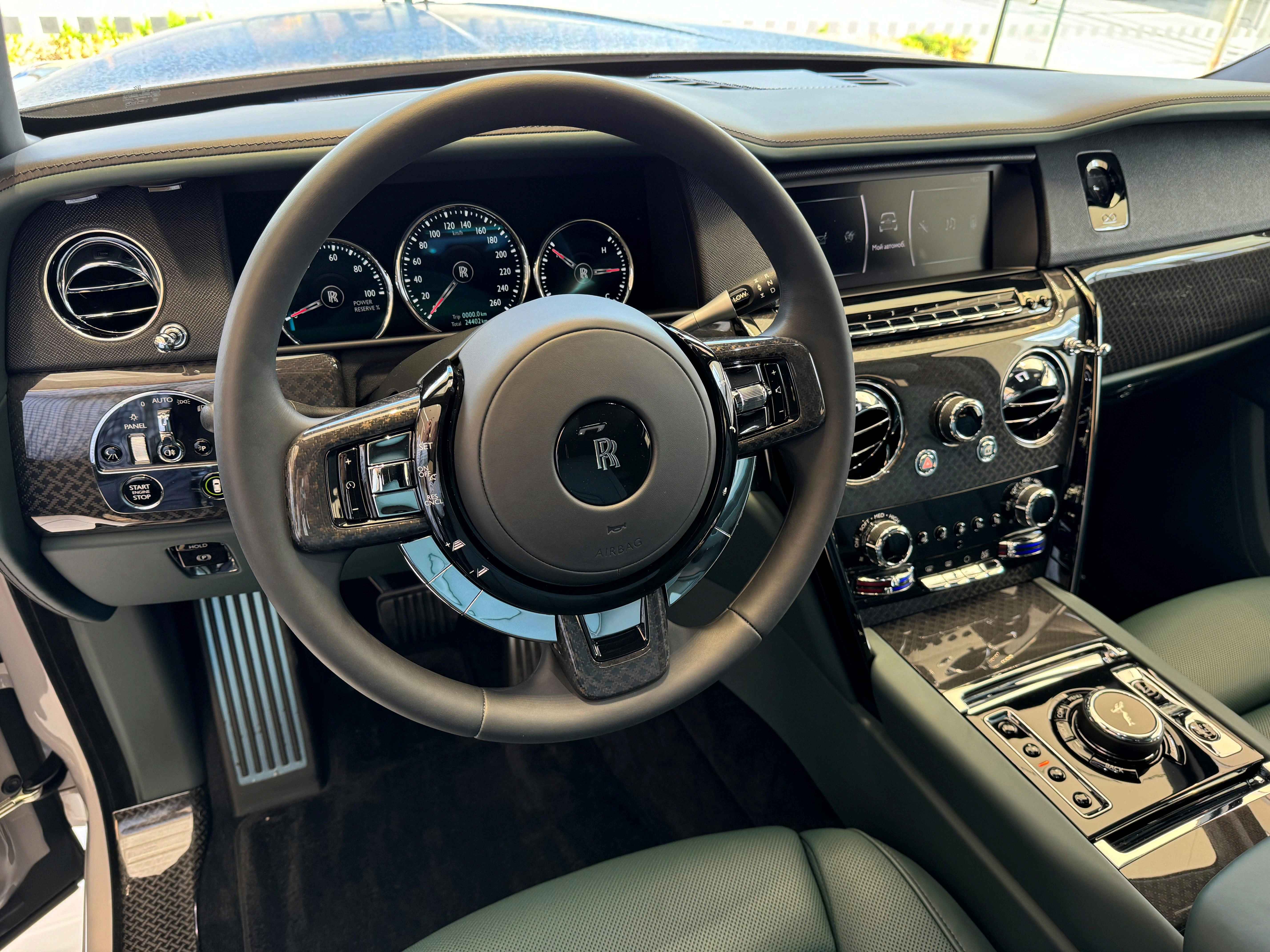 Rolls-Royce Cullinan Black Badge 2021 год <br>Tempest Grey 