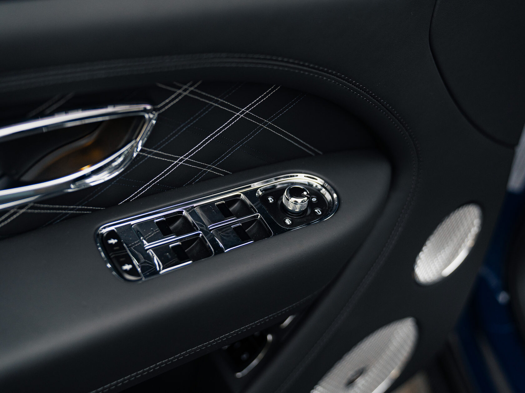 Rolls-Royce Bentayga EWB I Рестайлинг  <br>Синий