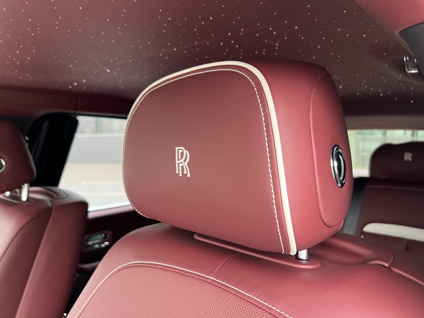Rolls-Royce Cullinan 2019 год <br>Arctic White 