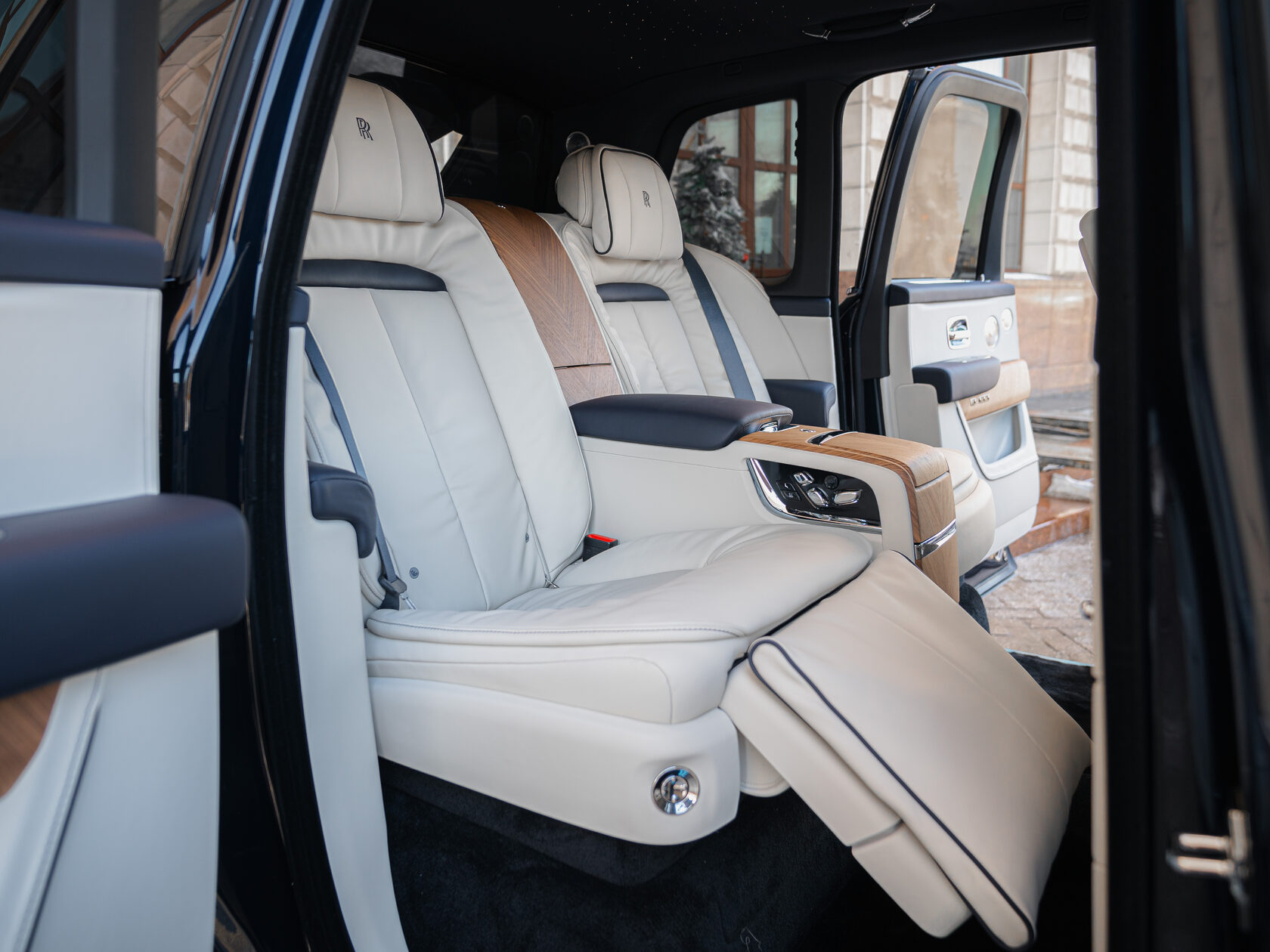 Rolls-Royce II Midnight Sapphire  <br>Midnight Sapphire 