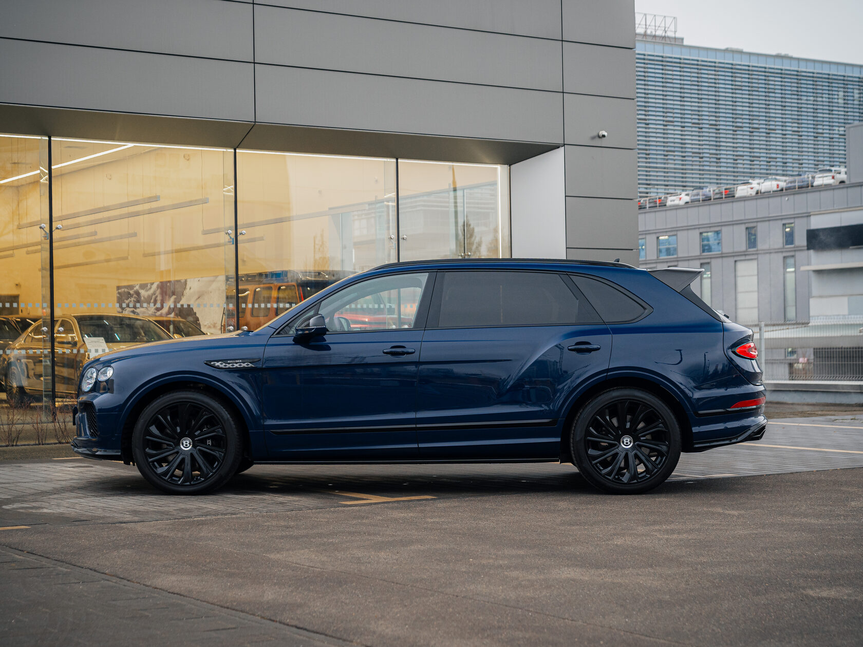 Rolls-Royce Bentayga EWB I Рестайлинг  <br>Синий