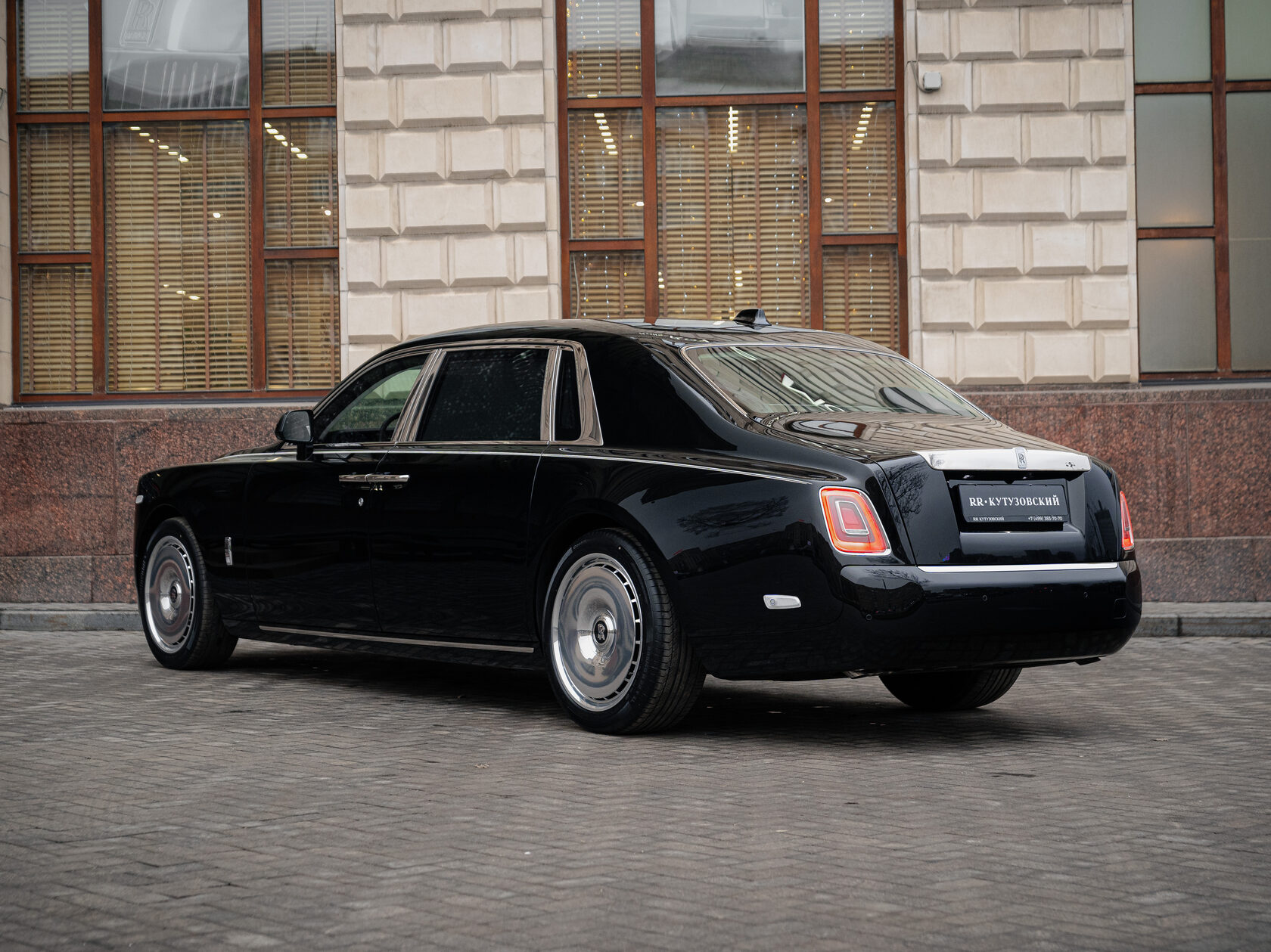 Rolls-Royce Phantom Extended  <br>Black Diamond 