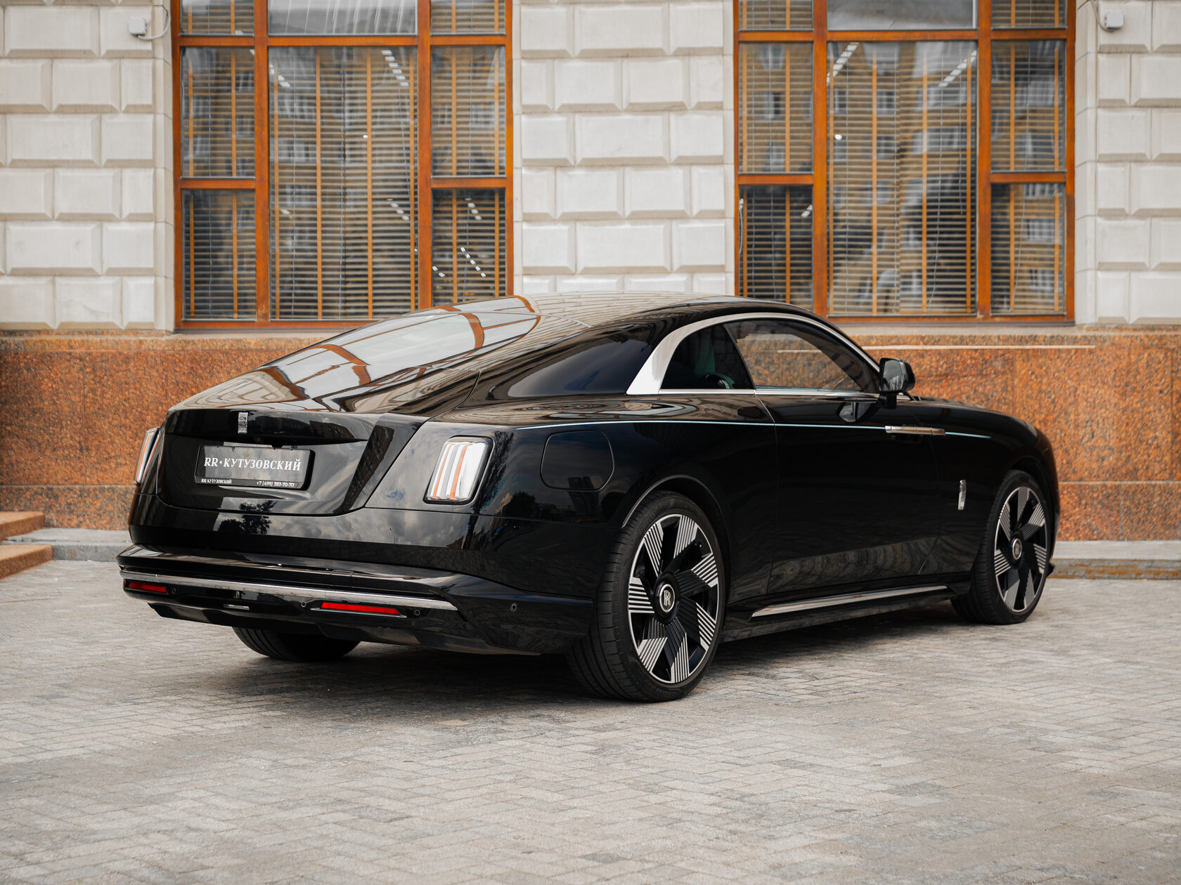 Rolls-Royce Spectre  <br>Black Diamond/ Черный