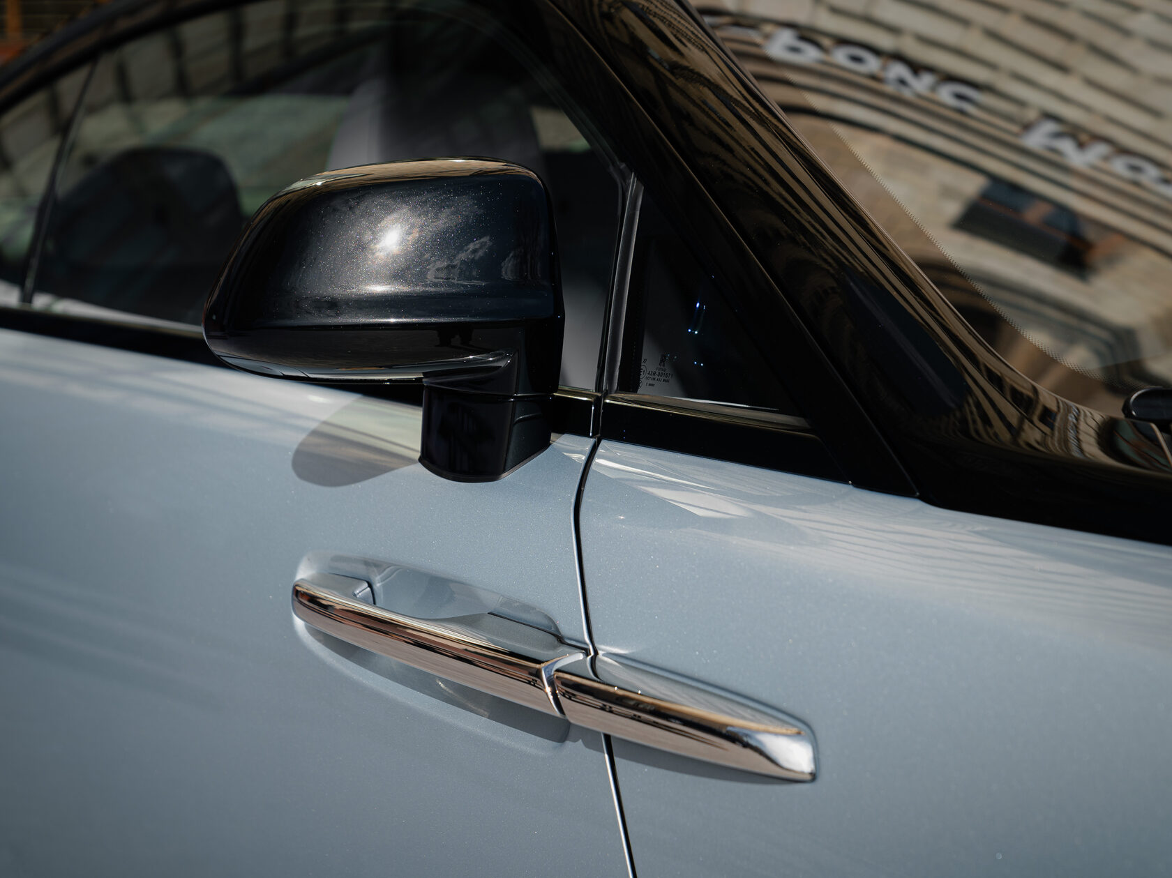 Rolls-Royce Wraith Black Badge Landspeed Collection  <br>Черный/ Небесноголубой