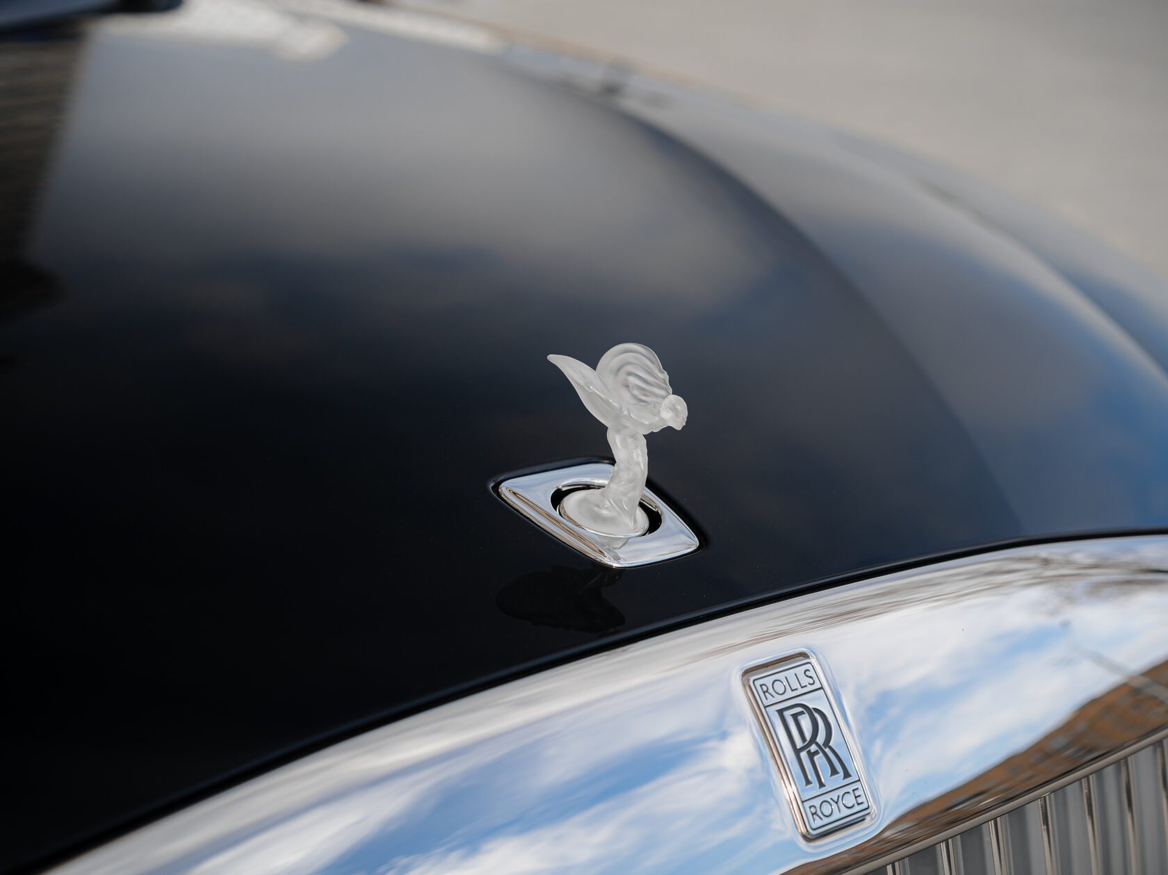 Rolls-Royce Spectre 2024 год <br>Diamond Black / Черный бриллиант