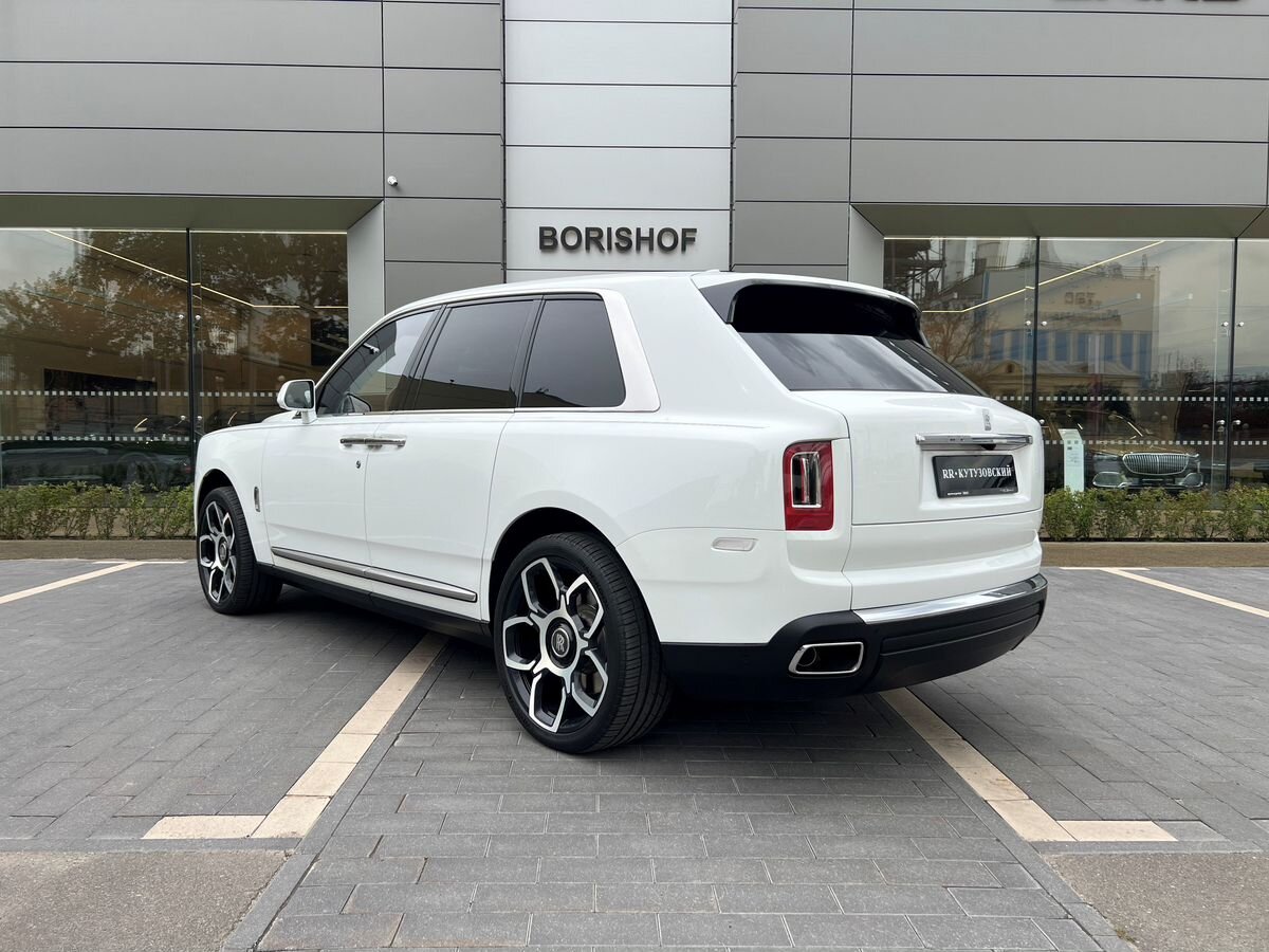 Rolls-Royce Cullinan, I 2019 год <br>Белый