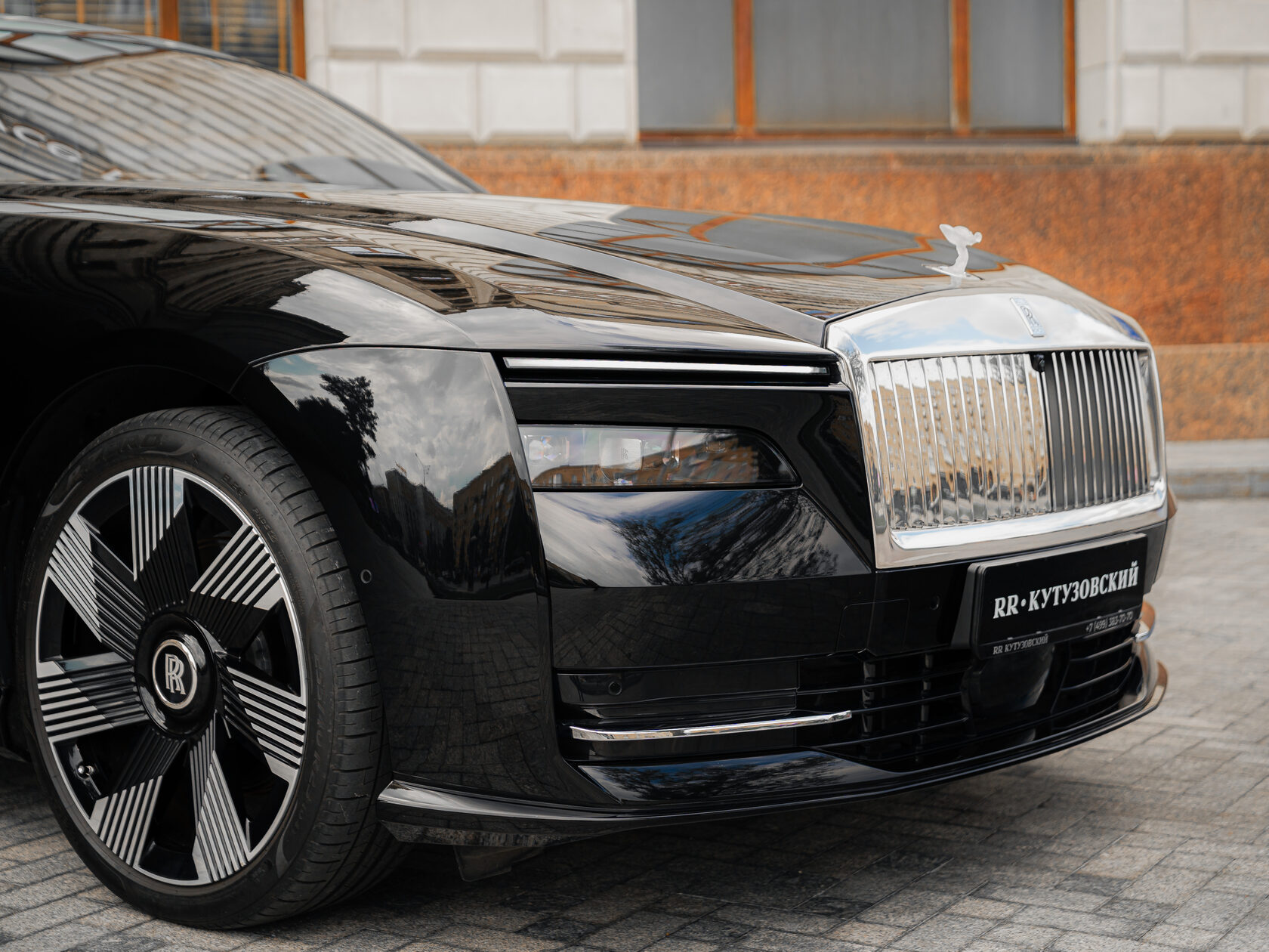 Rolls-Royce Spectre 2023 год <br>Black Diamond/ Черный