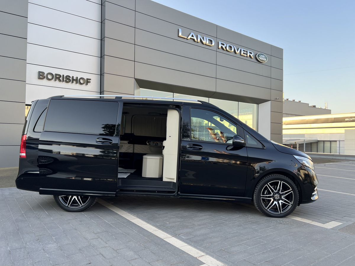Rolls-Royce V-Класс  <br>Черный