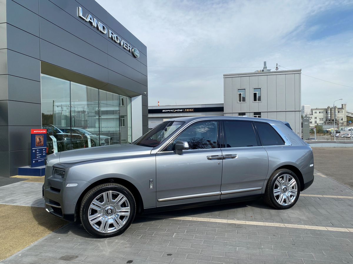 Rolls-Royce Cullinan 2022 год <br>Jubilee Silver \ Темное серебро