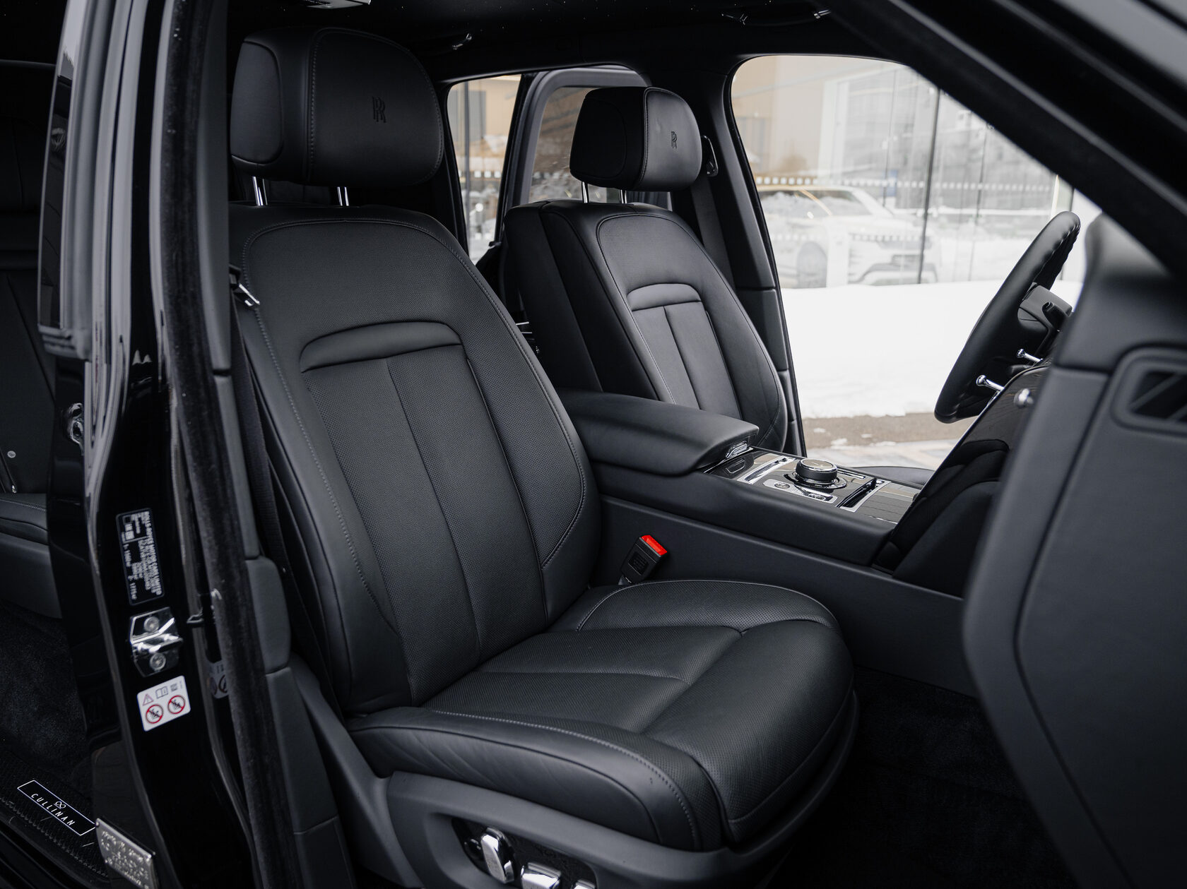 Rolls-Royce Cullinan Black Badge I 2025 год <br>Black Diamond 