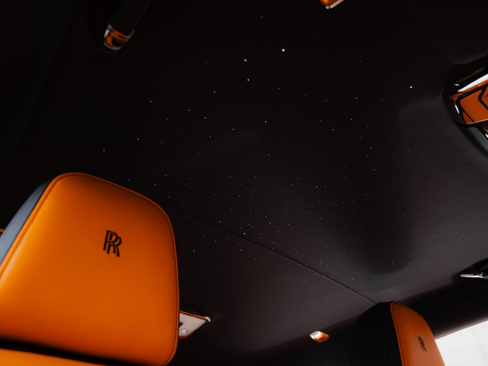 Rolls-Royce Spectre 2024 год <br>Diamond Black / Черный бриллиант