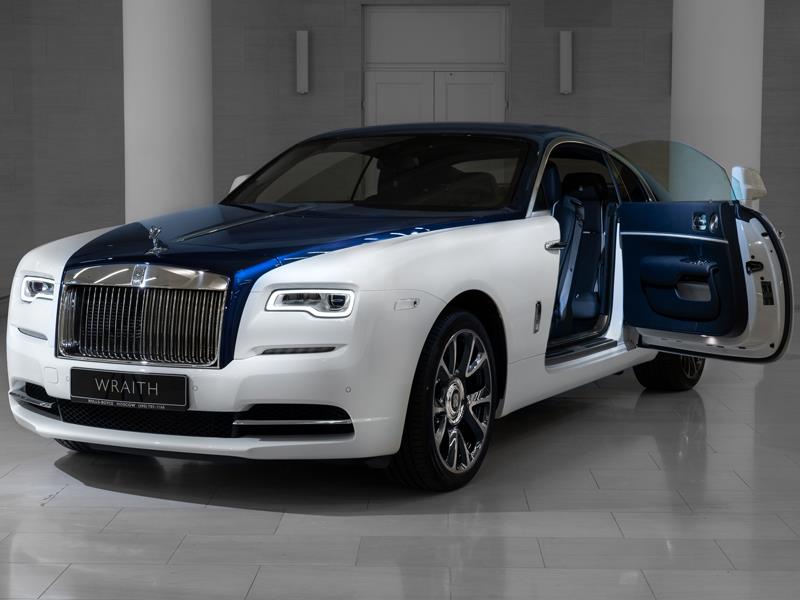 Rolls-Royce Wraith  <br>English White / Midnight Sapphire 