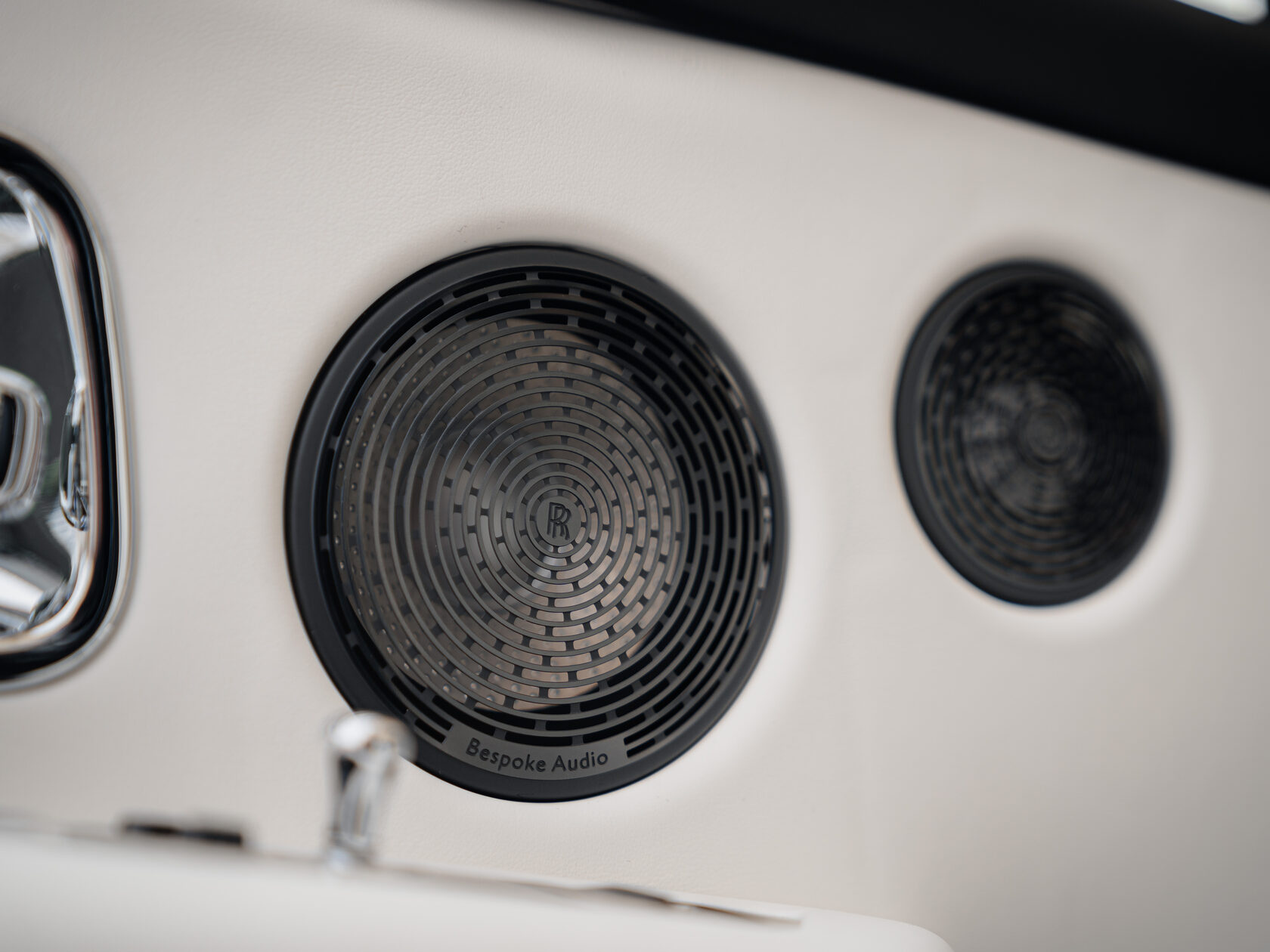 Rolls-Royce Cullinan Black Badge II  <br>Черный 