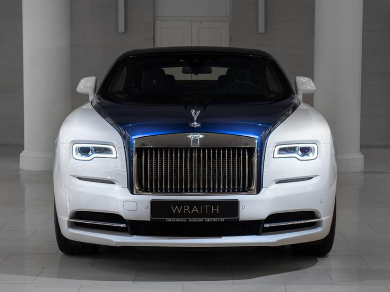 Rolls-Royce Wraith  <br>English White / Midnight Sapphire 