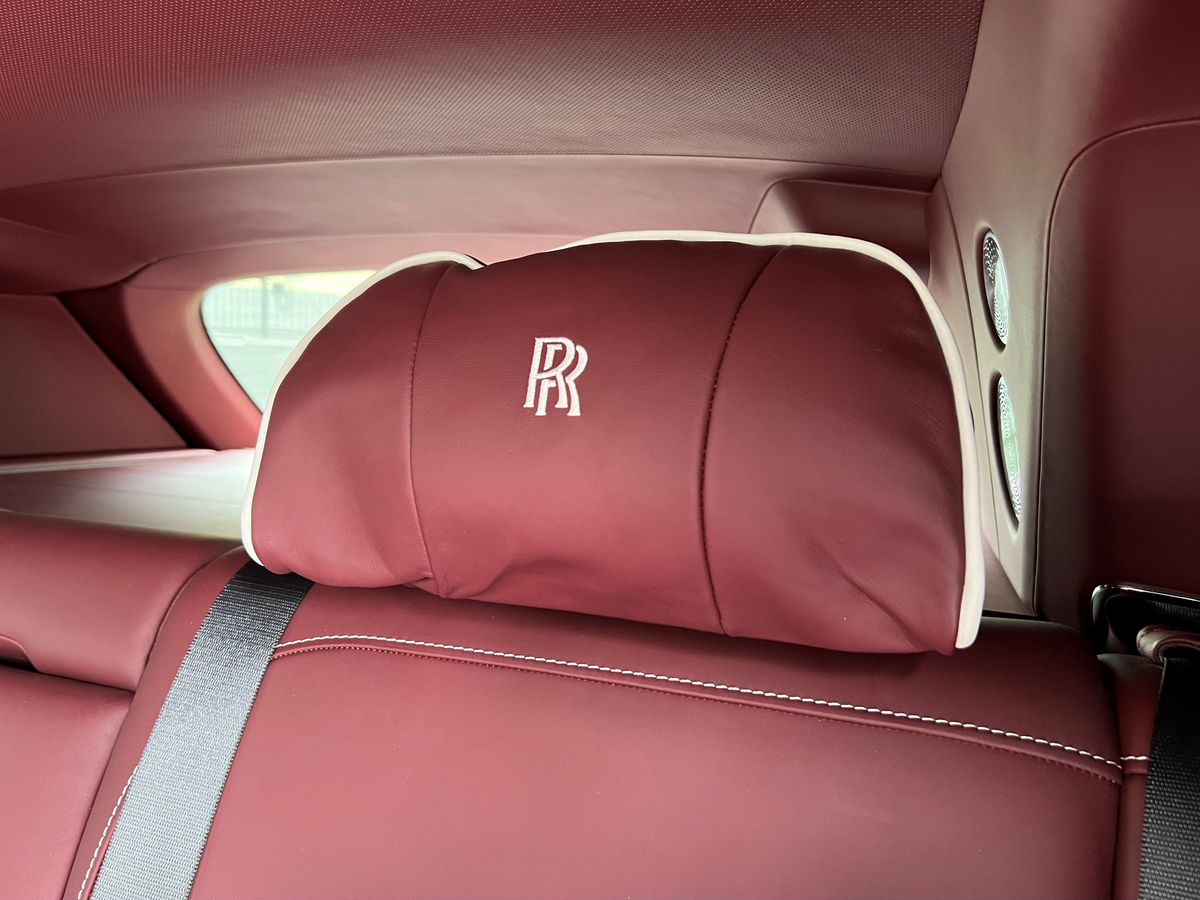 Rolls-Royce Cullinan  <br>Белый