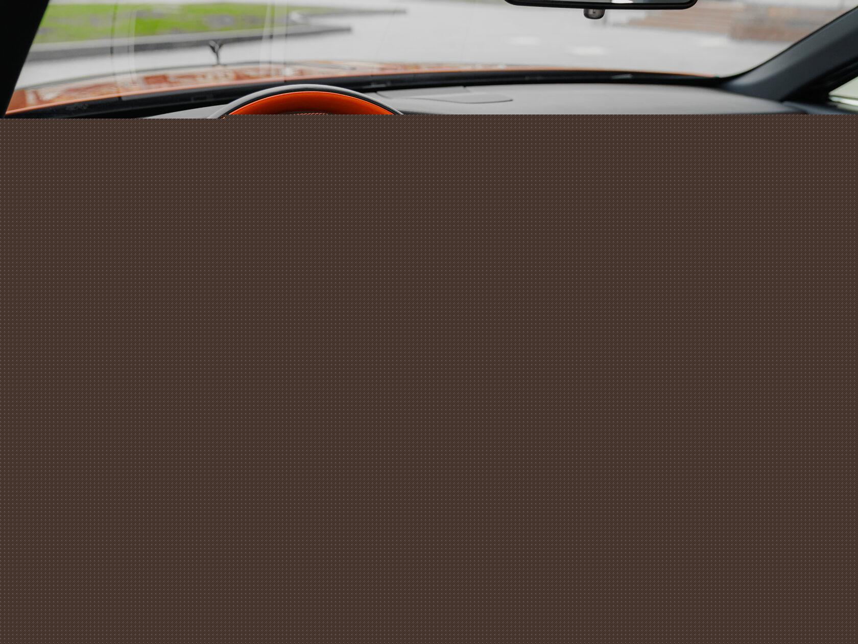 Rolls-Royce Black Badge Adamas  <br>Чёрный/Красный