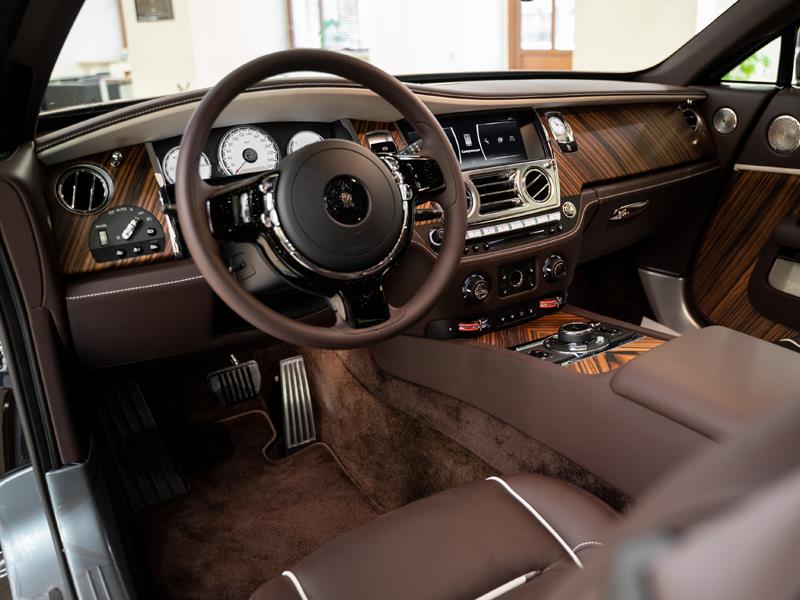 Rolls Royce Phantom 2020 интерьер