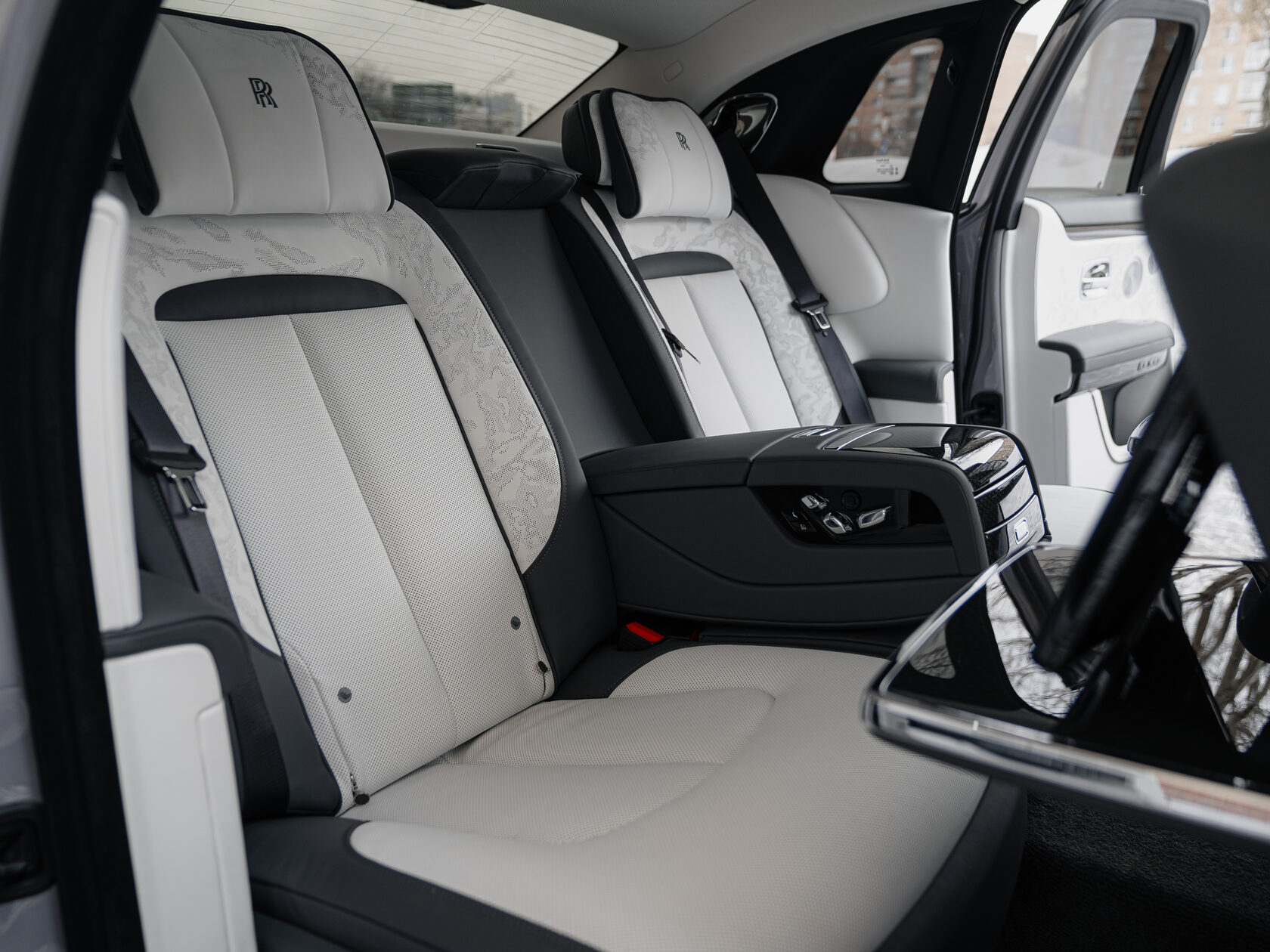 Rolls-Royce Ghost Black Badge Series II  <br>Tempest Grey 